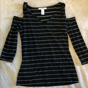 Cold shoulder t shirt sx